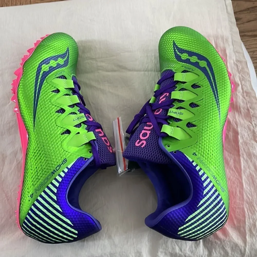 SAUCONY SHOWDOWN 4 RACING SHOES.  COLORS ARE GREEN/PURPLE PINK.  NEW IN …